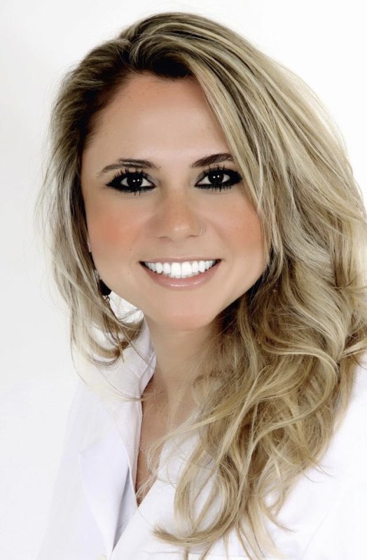 MEDEIA CAROLINA CORADINI FERNANDES PEREIRA